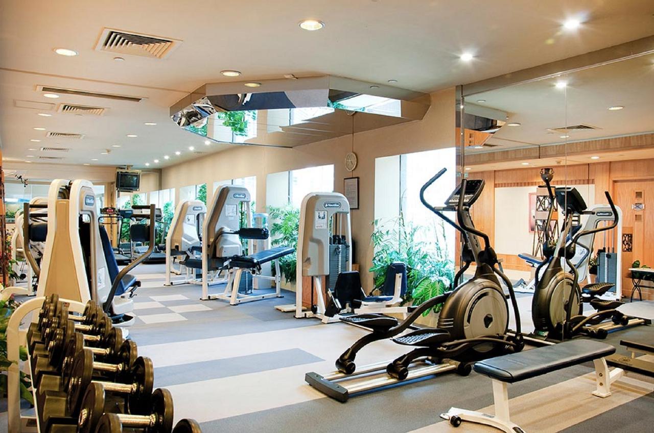 澳门置地广场酒店 外观 照片 A gym in a hotel